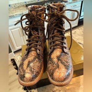 Freebird MANCHESTER Blush Snake